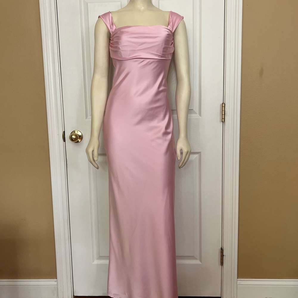 Elegant Off-Shoulder Satin Maxi Dress in Light Pink - Picture 11 of 16